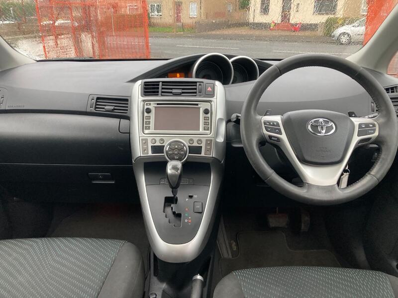 TOYOTA VERSO