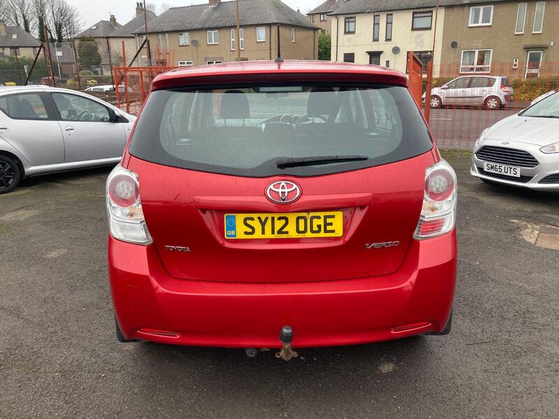 TOYOTA VERSO